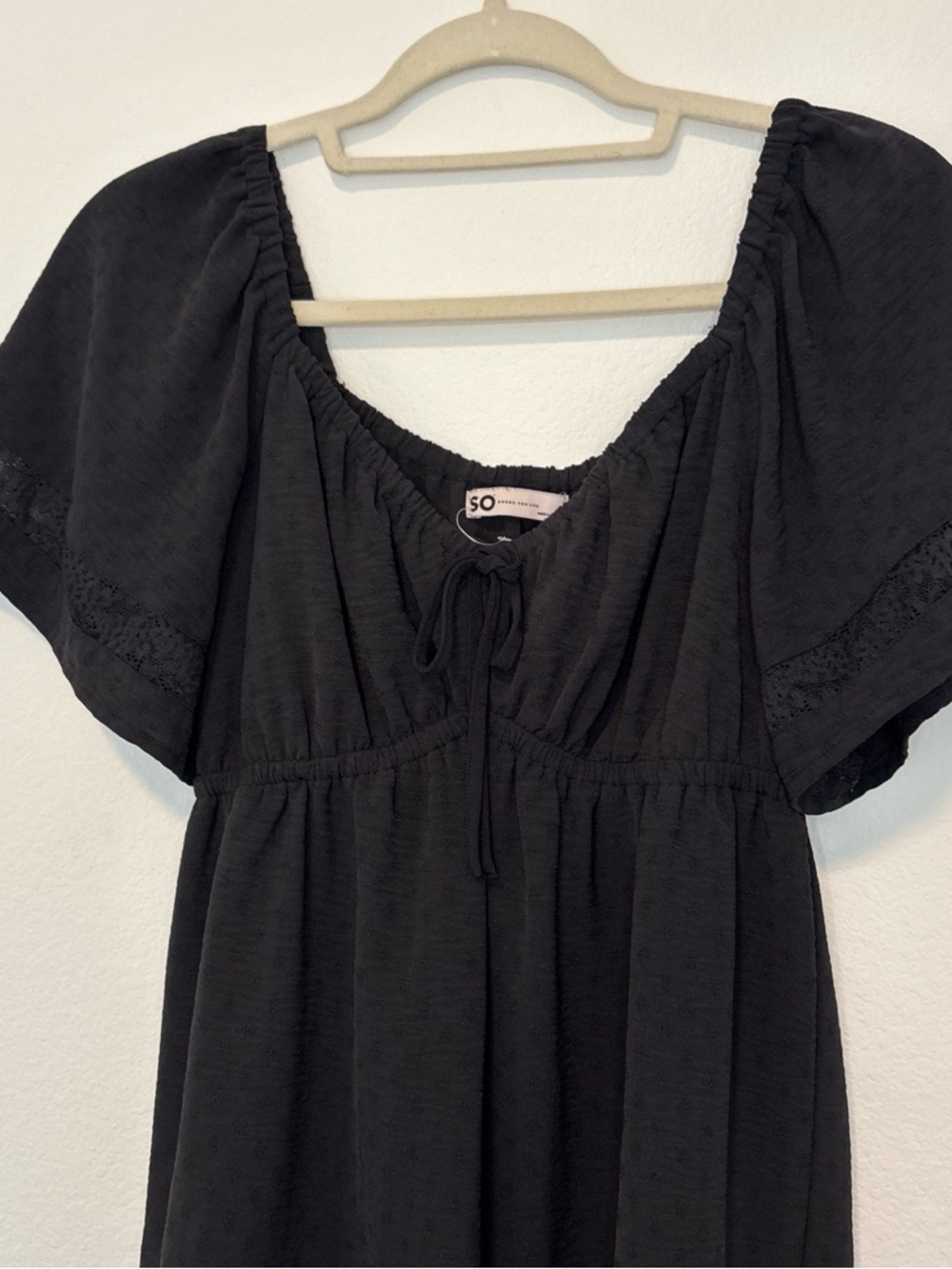 SO Black Short Sleeve Tiered Baby Doll Dress - Picture 2 of 12